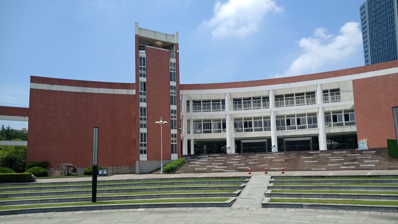 高功率二极管封装散热设计的要点与挑战